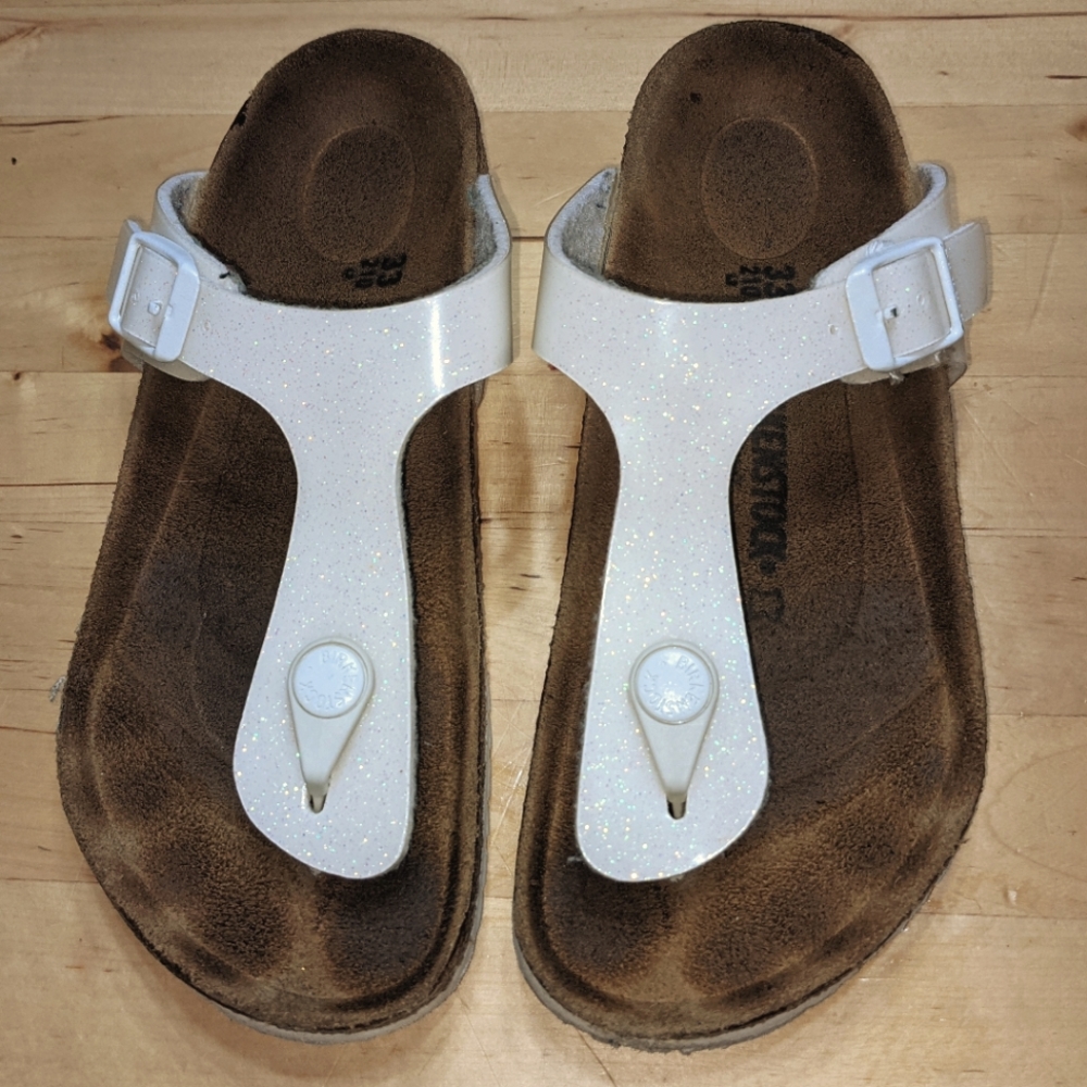 Gizeh Birkenstock size 33 narrow white sparkly